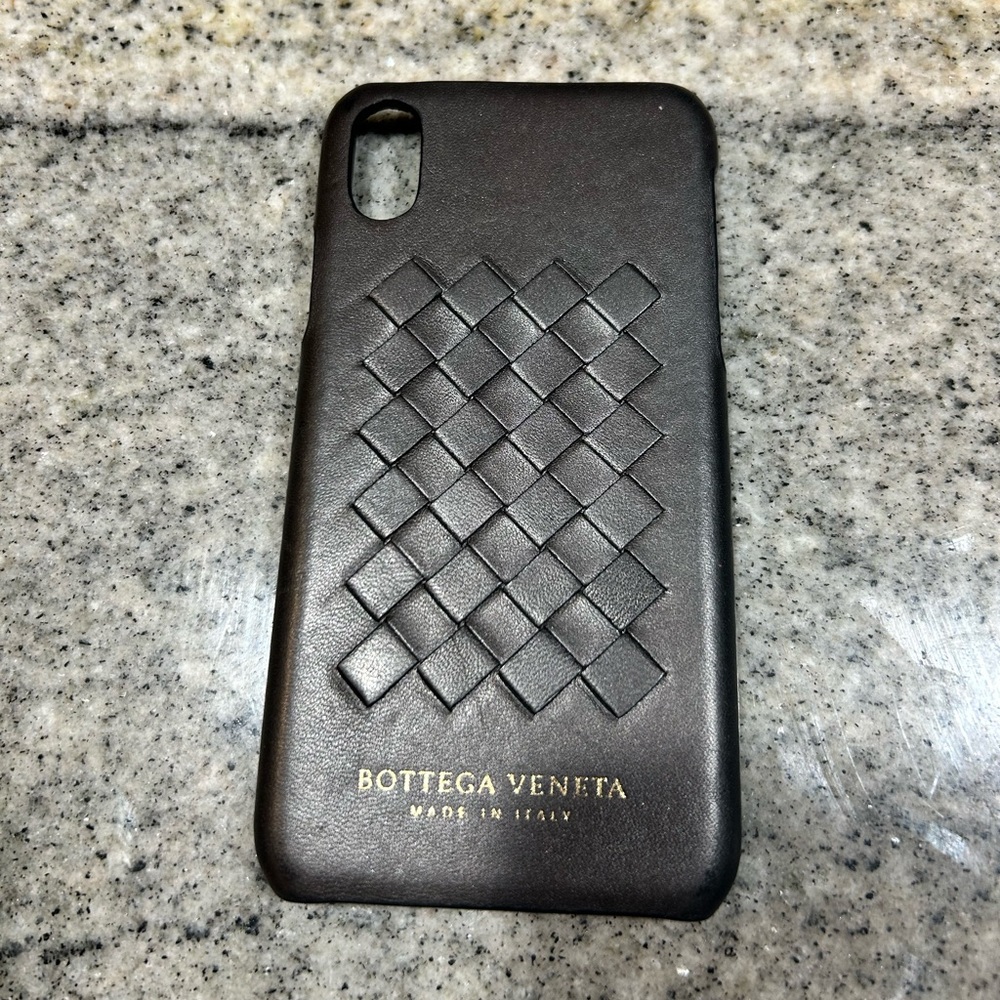 Unlocked iPhone X 256gb with case - Picture 7 of 8